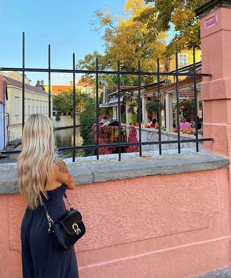 chatte humide ébène onlyfans exclusif xxx img