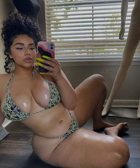 Megan Velez modèle magnifique photos