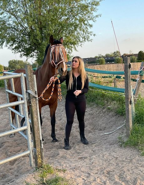 kellymilanaughtycowgirl Profilfoto