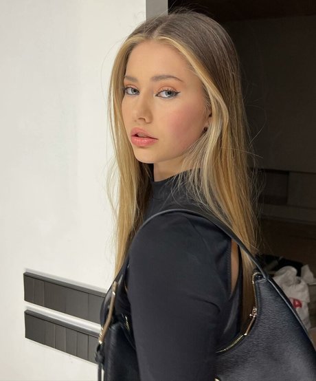 Tatiana Kaer modèle meilleur images