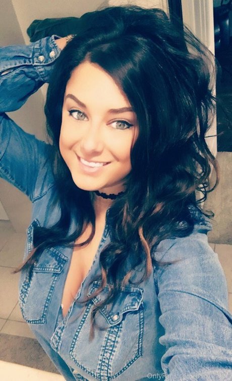 Ashley Dawn nus star du porno photos