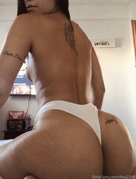 Frey2208 modèle parfait des photos