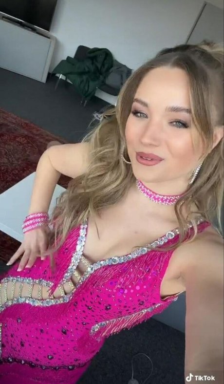 Julia Beautx star du porno photo