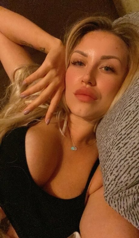 kellie mimi modèle porno archive