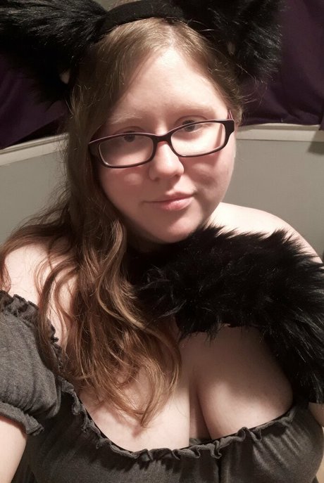 geekikittenvip haut modèle des photos