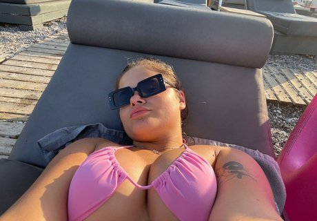 tatouages ​​blonds onlyfans belle haute qualité archive