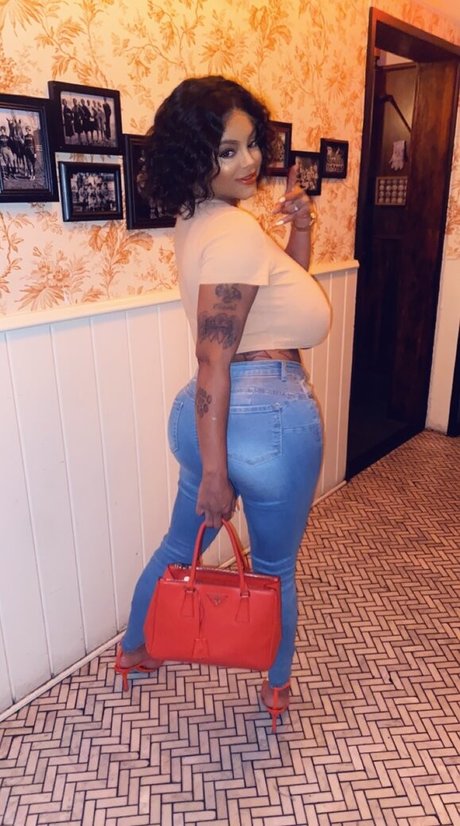 Lavish Styles star érotique img