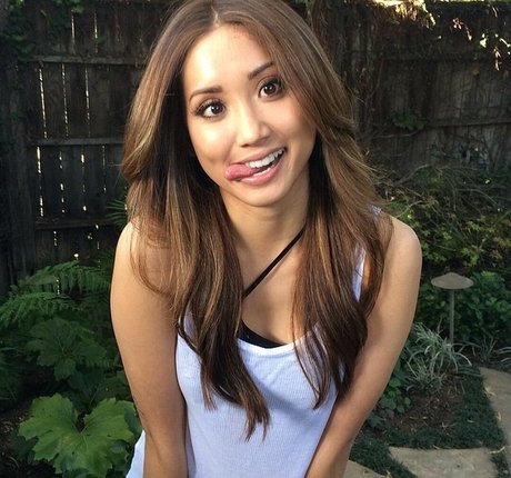 Brenda Song modèle porno images