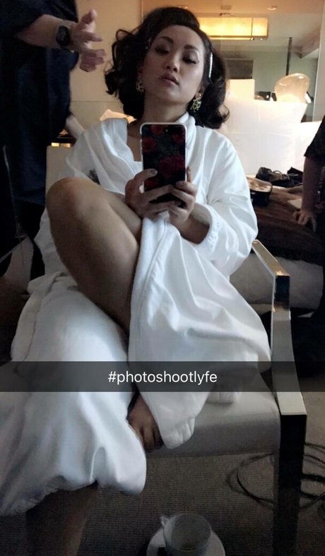 Brenda Song sexe star collection