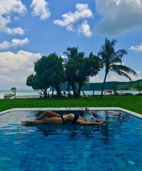 Brenda Song modèle nu image