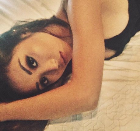 Brenda Song belle star du porno photo