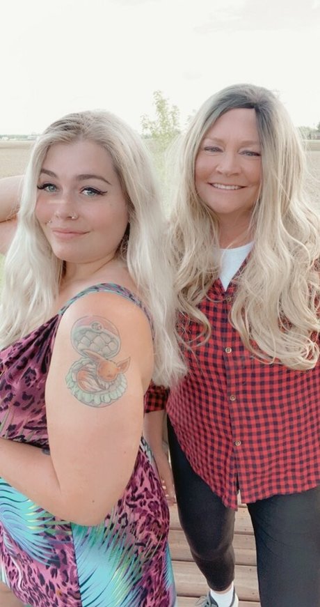 Comewatchkitty modèles nus galerie