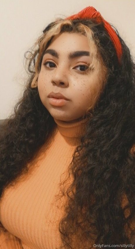 milf aux cheveux noirs onlyfans adulte gratuit img