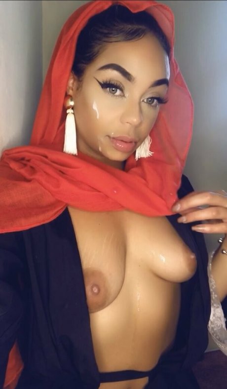 Madison Khan modèle de haute qualité image