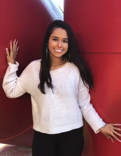 Nerdysara beau modèle archive