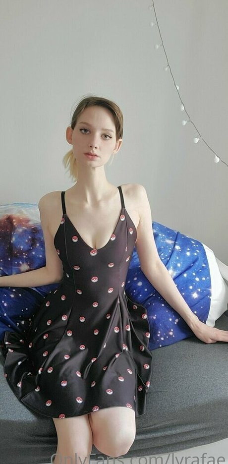 Lyra Fae star du porno érotique photo