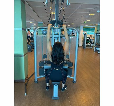 Katrina Louise Paul modèle xxx img