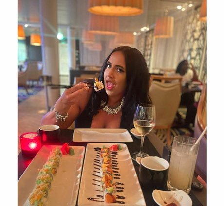 Katrina Louise Paul star du porno photo