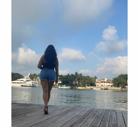 Katrina Louise Paul star du porno nue collection