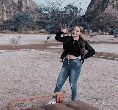 Diana Calderon modèle hd des photos