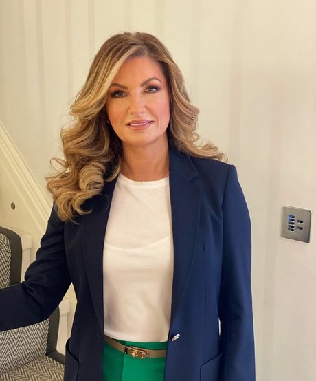 Karren Brady modèle sexy des photos