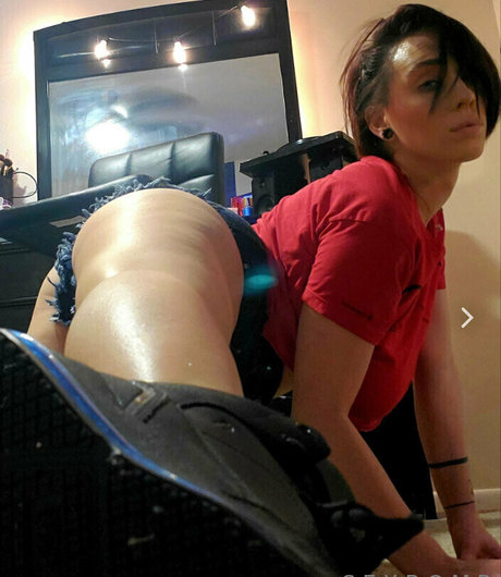 yourstrulyyyyyyyyyy modèle xxx des photos