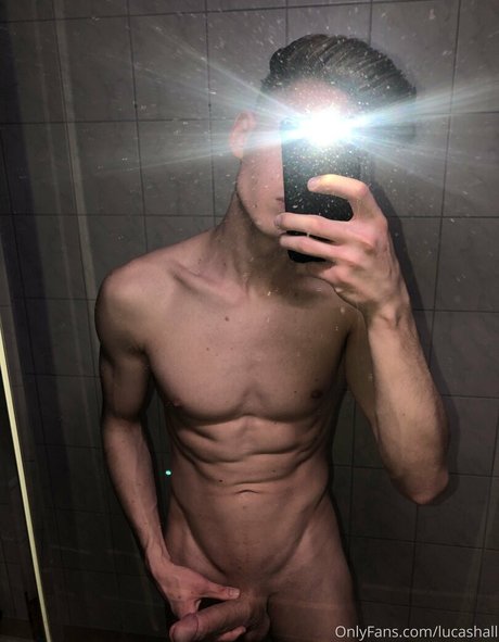 lucashallfree actrice pornographique photo