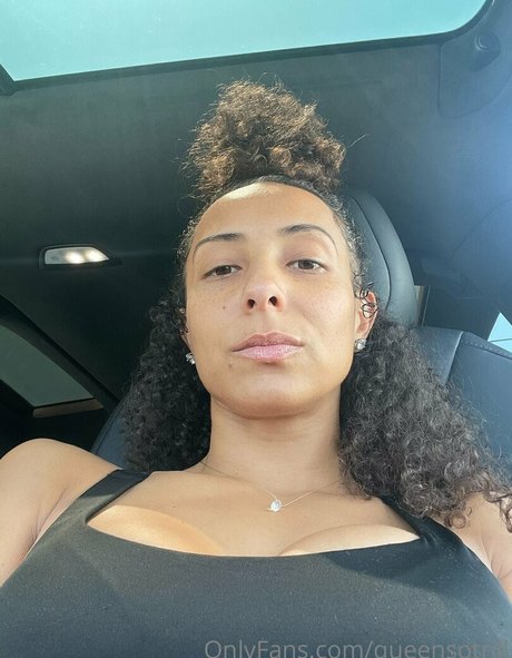 QueenSoTrill nus étoiles photos