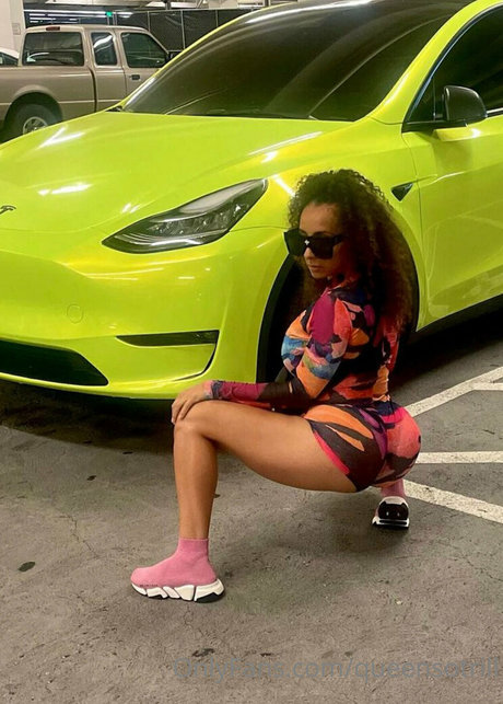 QueenSoTrill actrice artistique collection