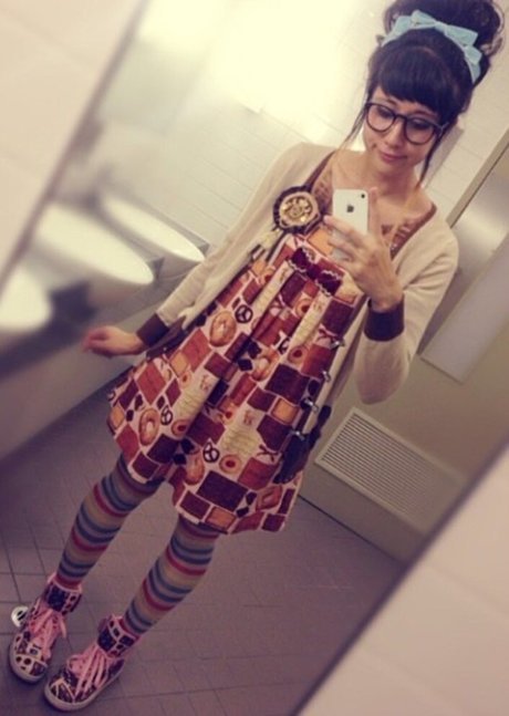 Sinneddonut art star du porno photo