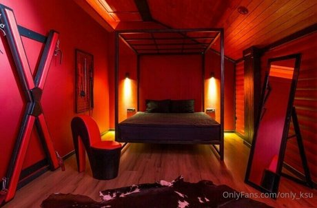 blonde aux gros seins onlyfans haute définition érotique galerie