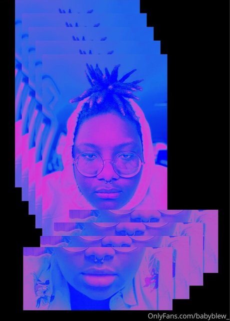 marsxbluefree modèle magnifique image