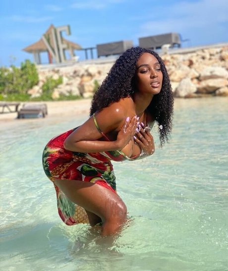 Amara La Negra étoile hd galerie