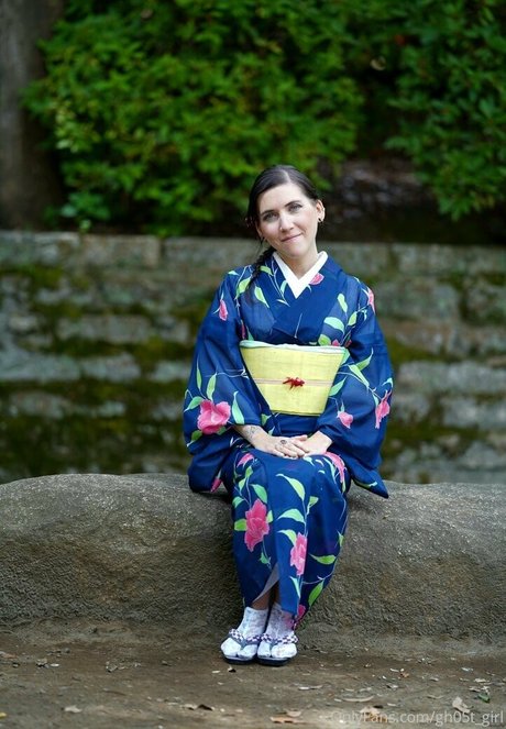 gh05t girl modèle porno des photos