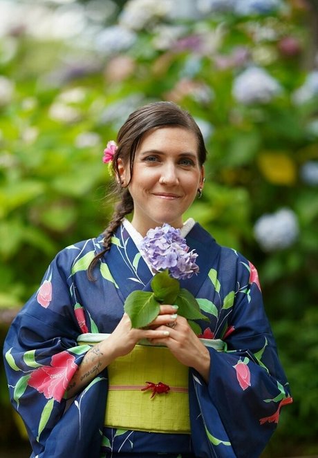 gh05t girl jolie star du porno galerie