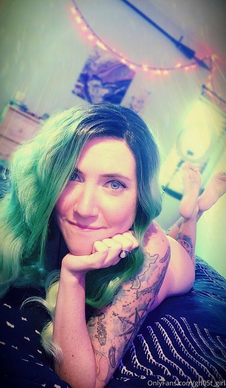 gh05t girl joli modèle photos