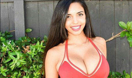 Tara Yazdi actrice exclusive images