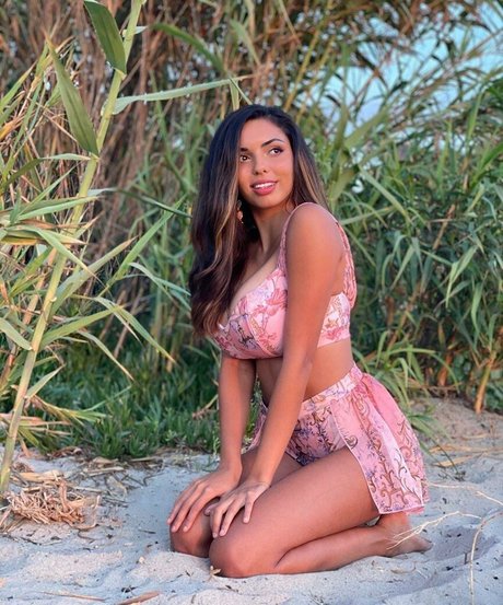 Tara Yazdi étoile chaude galerie