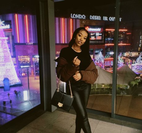 gros seins ébène onlyfans nus hd img