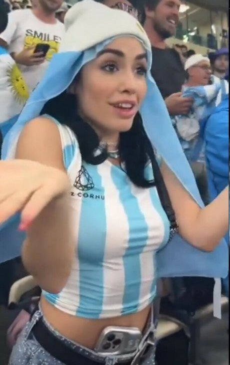 pom-pom girl nue onlyfans plutôt parfait img