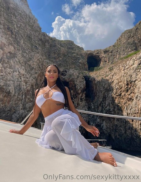 déshabillage onlyfans art xxx photo