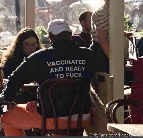 knocked up modèle nu collection