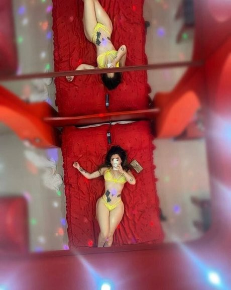 Stefany Camus étoile exclusive des photos