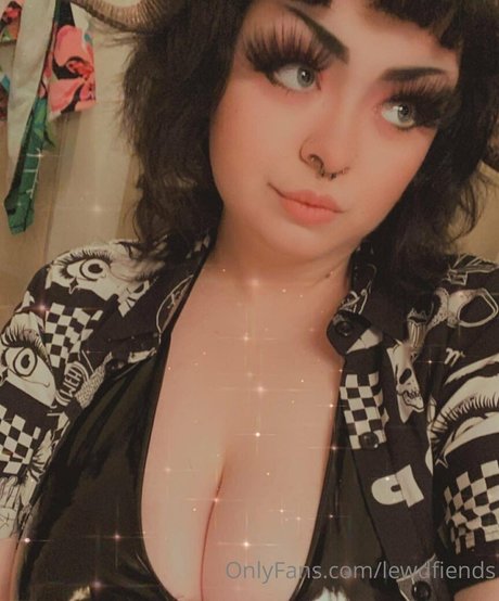 Lewdfiends actrice parfaite des photos