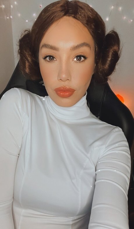 All Bella actrice artistique galerie