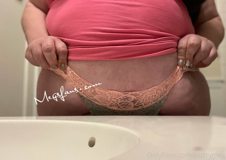 bustymeg jolie étoile archive