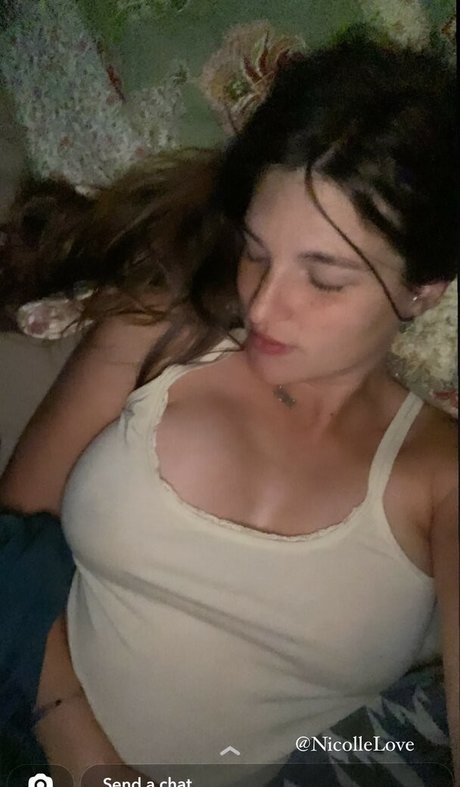 Holistic Nicole xxx étoile image