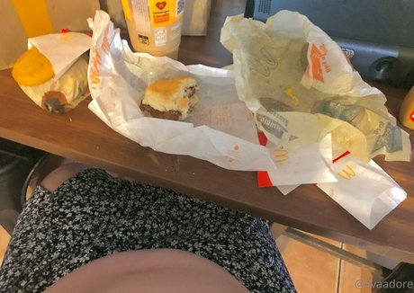 divine hedonist free modèle exclusif galeries