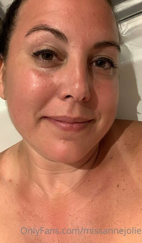 missannejolie modèle magnifique photos
