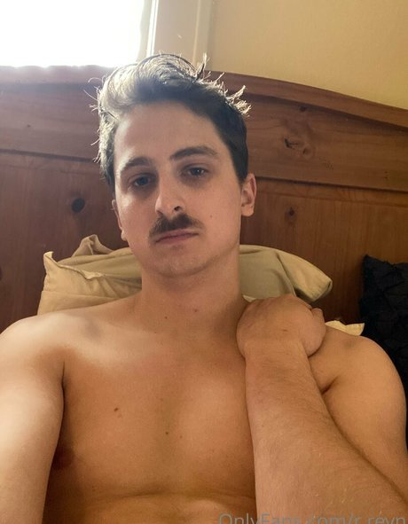 r reyn actrice de nus des photos